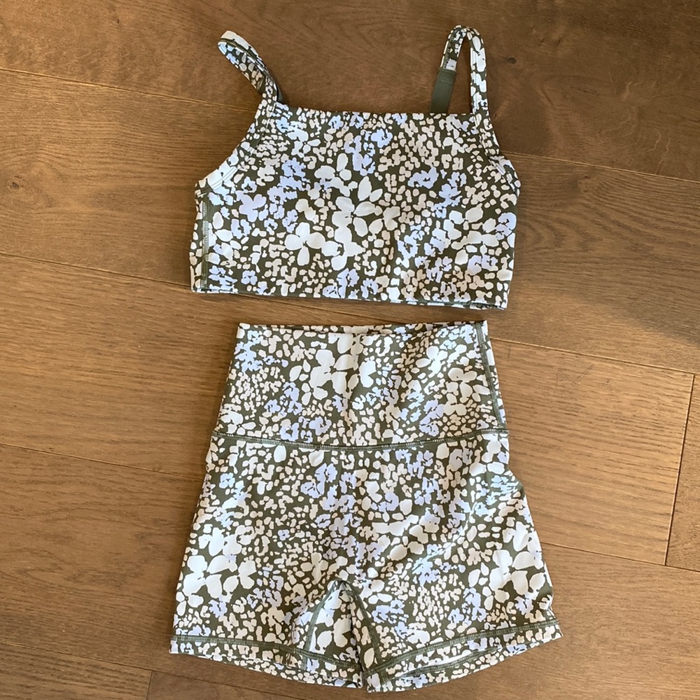 Aerie SET - Offline 4" Bike Short +Square Neck Bra